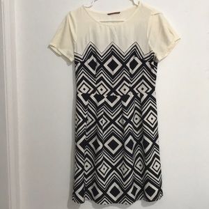 Carol & John Black and White Diamond Print Dress M
